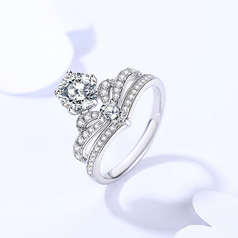 Classic 1ct Round Moissanite Crown Ring