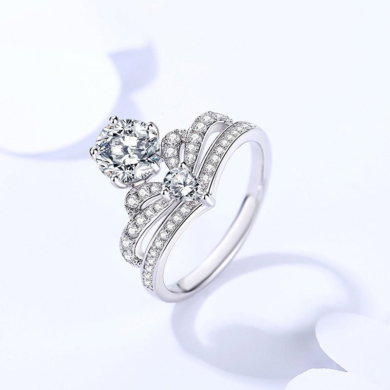 Classic 1ct Round Moissanite Crown Ring - VANNICK