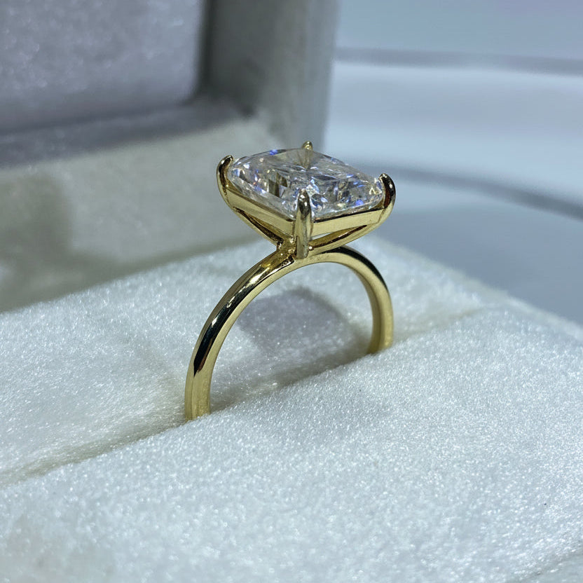 Rectangular Radiant/Emerald Cut Moissanite Ring#84