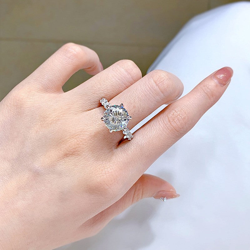 <Royal>Luxury Fireworks Moissanite Ring