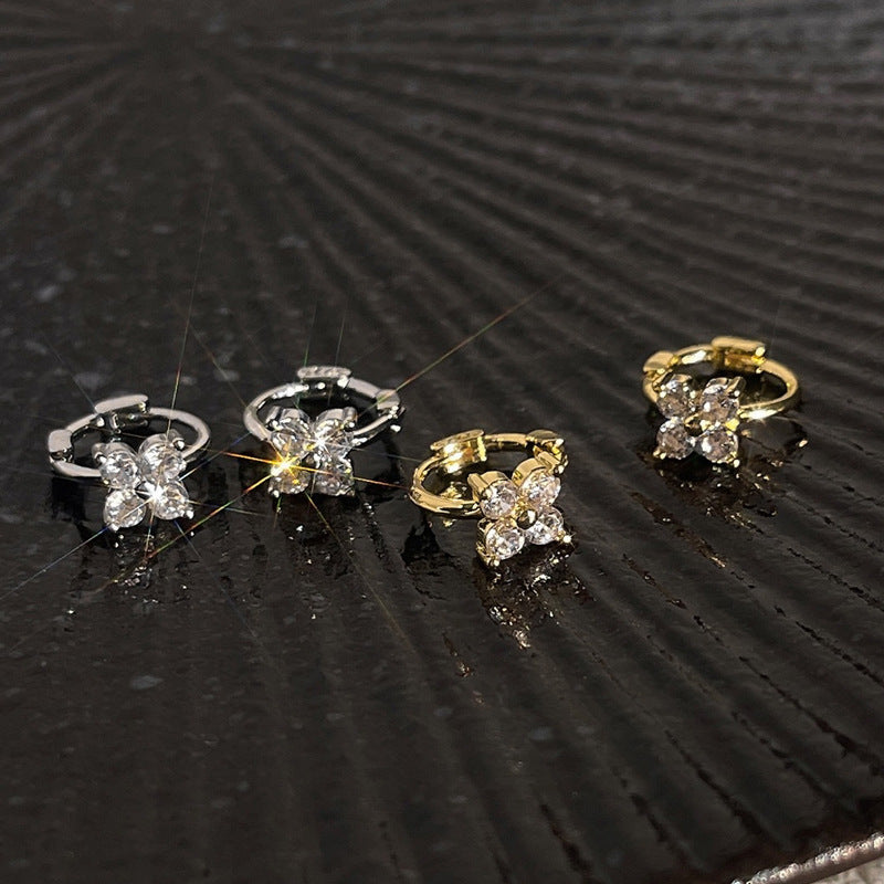 #81 Moissanite Clover Huggie Hoop Earrings – S925 Silver