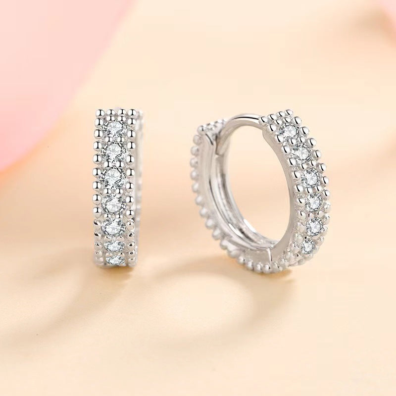 #17 10mm Moissanite Huggie Hoop Earrings – Dainty Beaded Edge