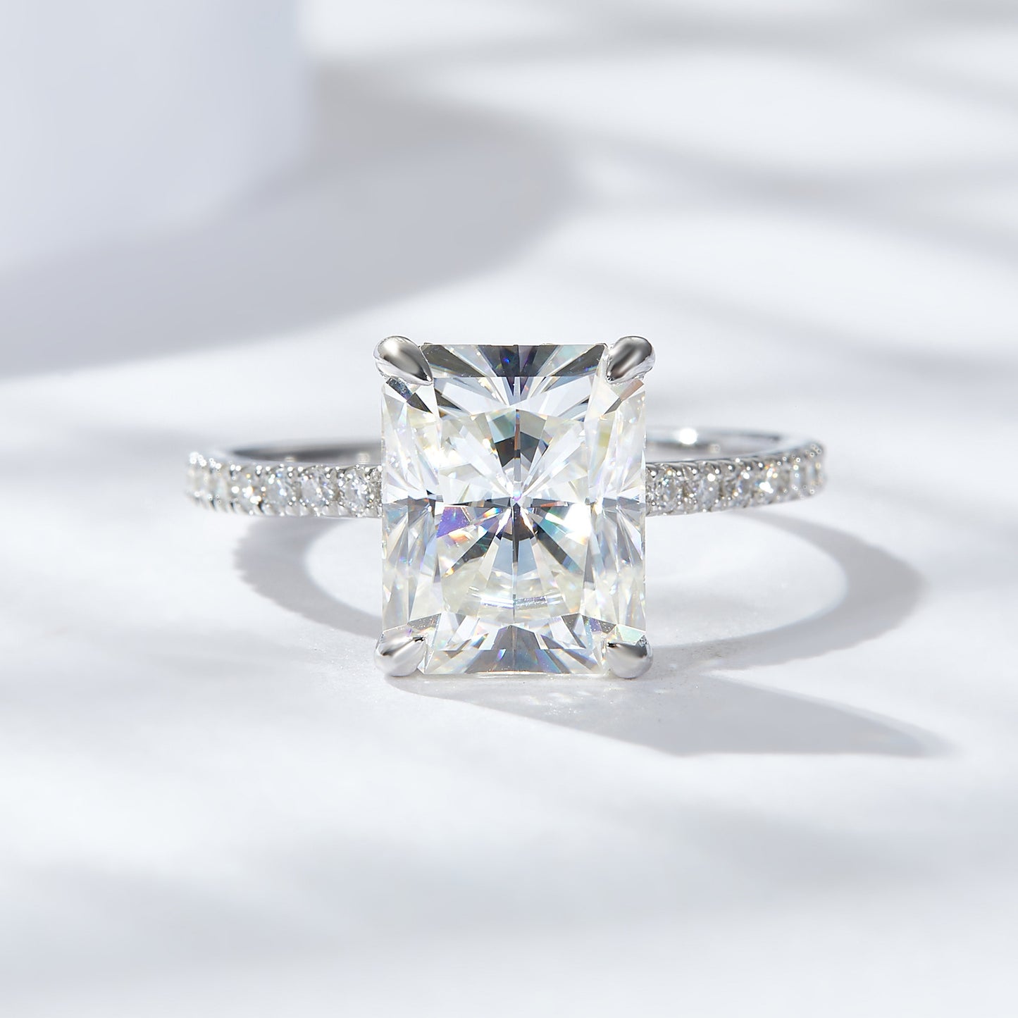 <SnowQueen>Radiant Moissanite Wedding Ring