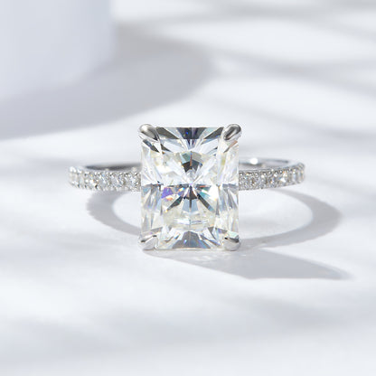 <SnowQueen>Radiant Moissanite Wedding Ring