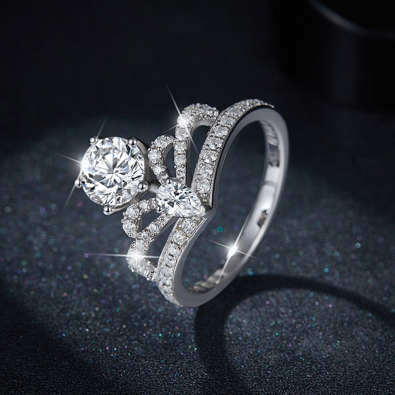 Classic 1ct Round Moissanite Crown Ring - VANNICK