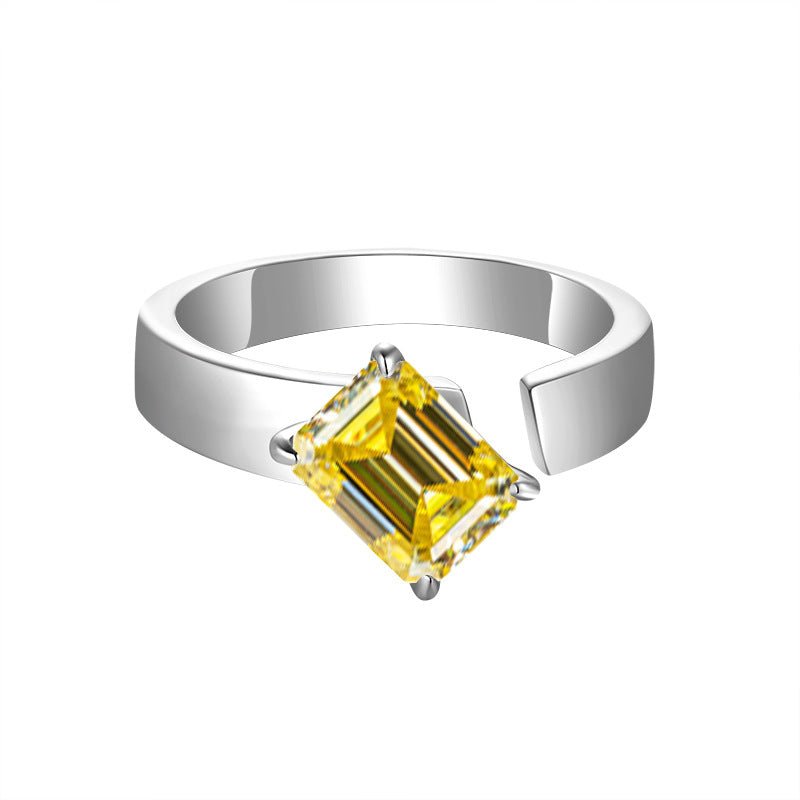 Solitaire Color Emerald Moissanite Ring - VANNICK